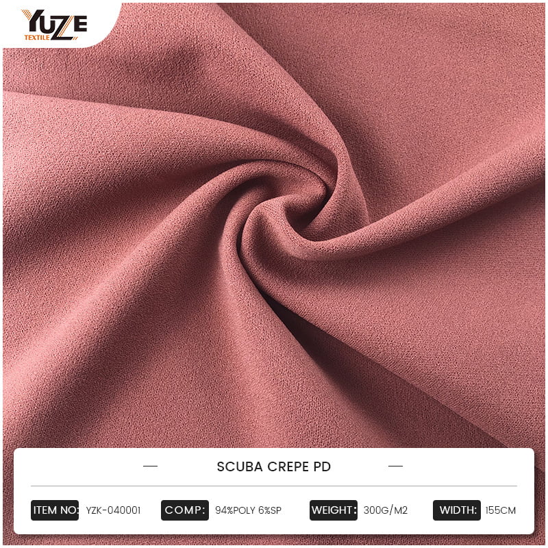 Apakah kelebihan aplikasi kain lumut krep dalam bidang haute couture, dan bagaimanakah ia dapat membawa pengalaman unik kepada pereka dan pengguna?